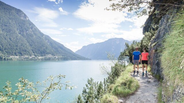 achensee sommer wandern seeufer