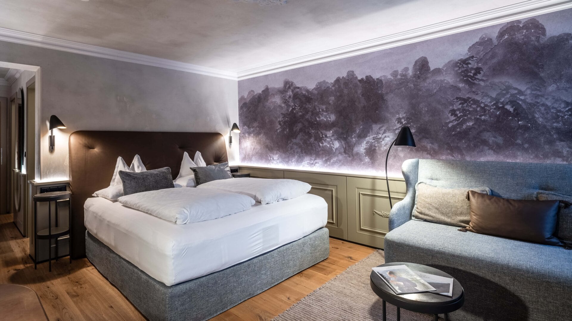 Gemütliches Hotelzimmer mit moderner Einrichtung